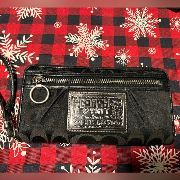 71- Coach “Poppy” wristlet wallet. - Picture 5 of 7
